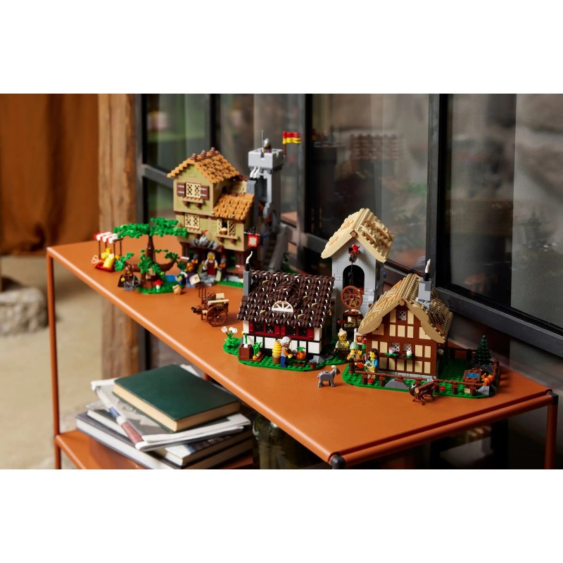 Lego Icons 10332 - La place de la ville médiévale