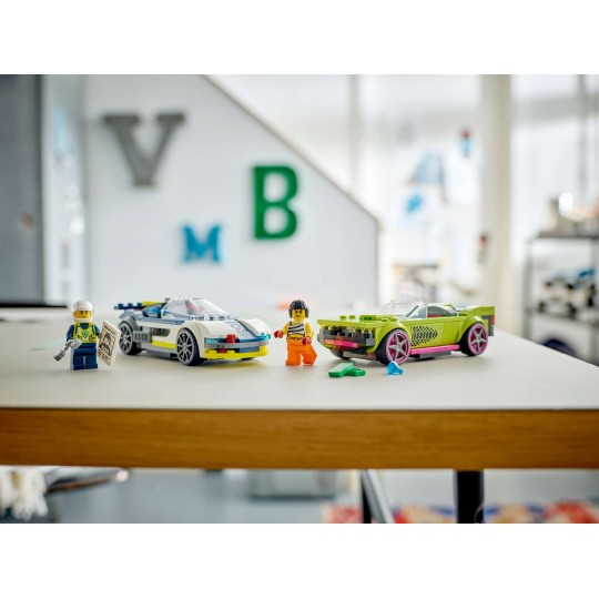 LEGO City 60415 : La course-poursuite entre la voiture de police et la super voiture
