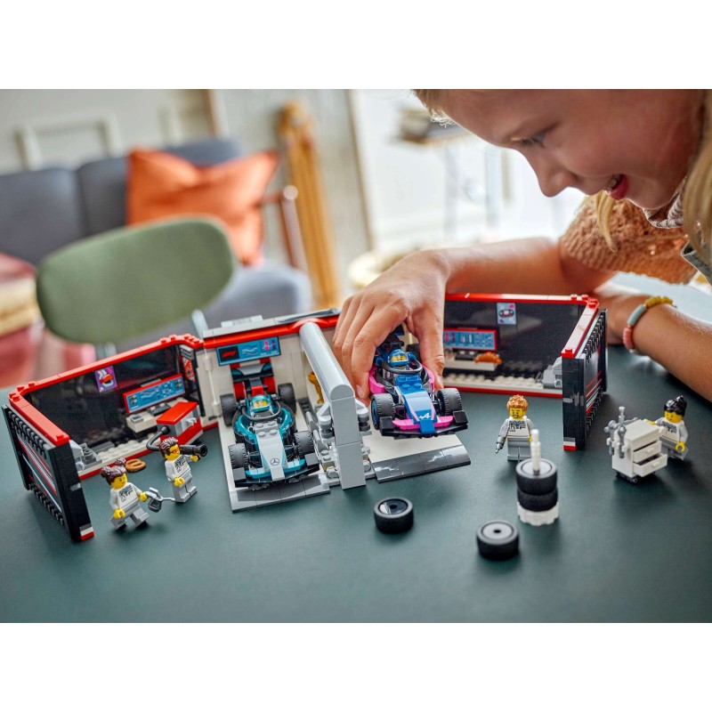 LEGO City 60444 : Garage de F1 et voitures Mercedes-AMG et Alpine