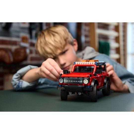 LEGO Technic 42213 : SUV Ford Bronco