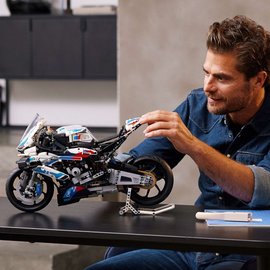 LEGO Technic 42130 : BMW M 1000 RR