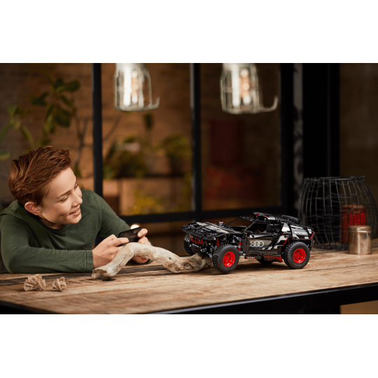 LEGO Technic 42160 : Audi RS Q e-tron