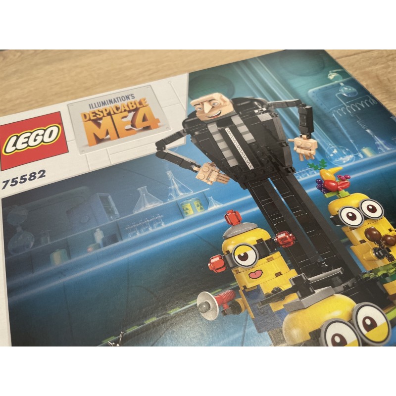LEGO Moi, Moche et Méchant  75582 - Gru et les Minions en briques