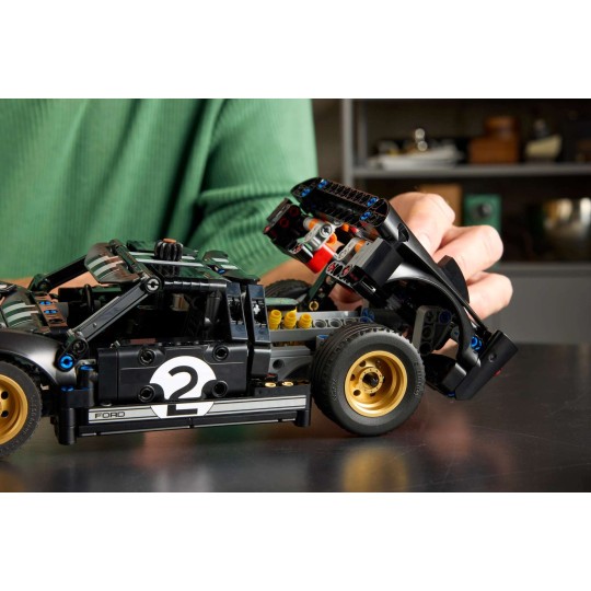 LEGO Technic 42223 : La voiture de course 1966 Ford GT40 MKII