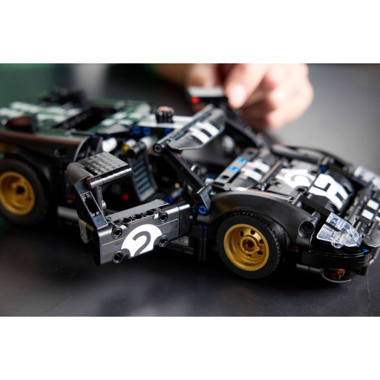 LEGO Technic 42223 : La voiture de course 1966 Ford GT40 MKII