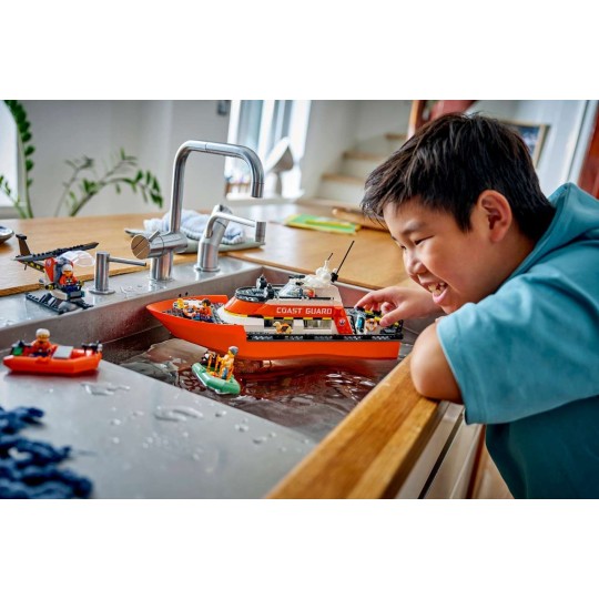 LEGO City 60504 : Le bateau de sauvetage et l’hélicoptère des garde-côtes