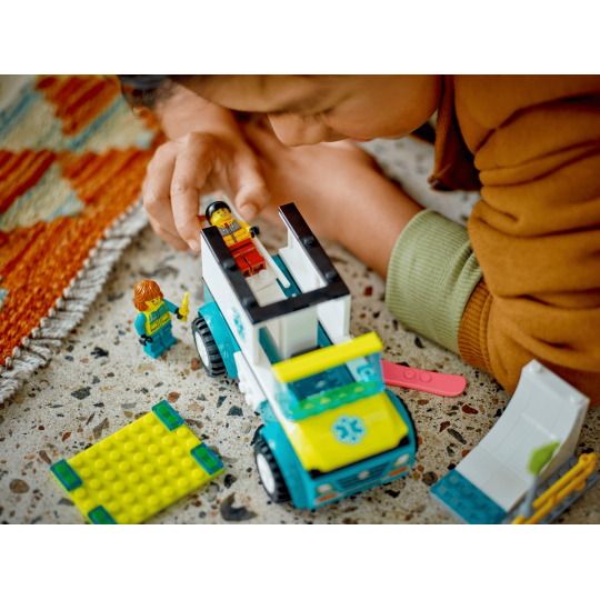 LEGO City 60403 : L’ambulance de secours et le snowboardeur