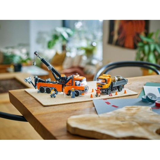 LEGO City 60467 : Le remorqueur avec grue pour poids lourd
