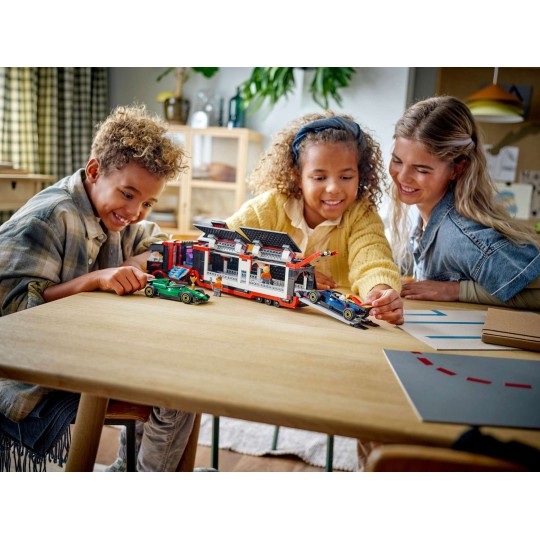 LEGO City 60445 : Camion de F1 avec voitures de F1 RB20 et AMR24