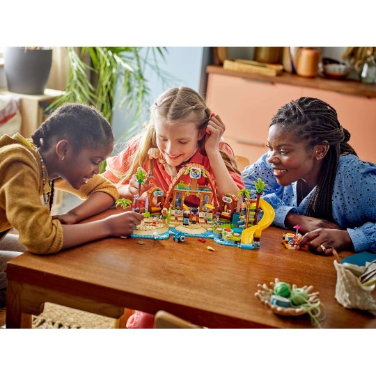 LEGO Friends 42673 : Vacances à l’hôtel de la plage