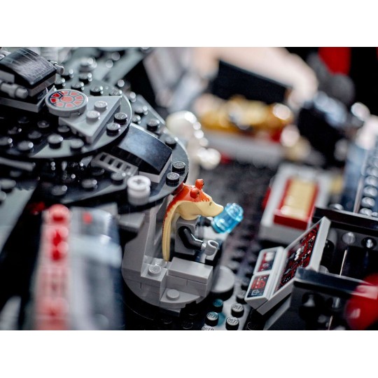 LEGO Star Wars 75389 : Le Faucon Noir