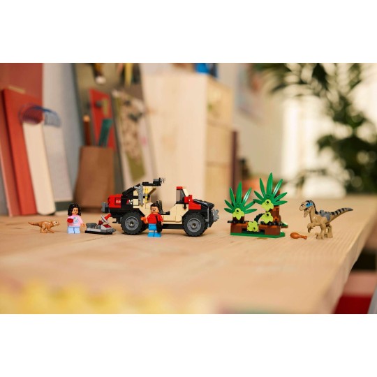 LEGO Jurassic World 76972 : Le vélociraptor et l’évasion en 4x4