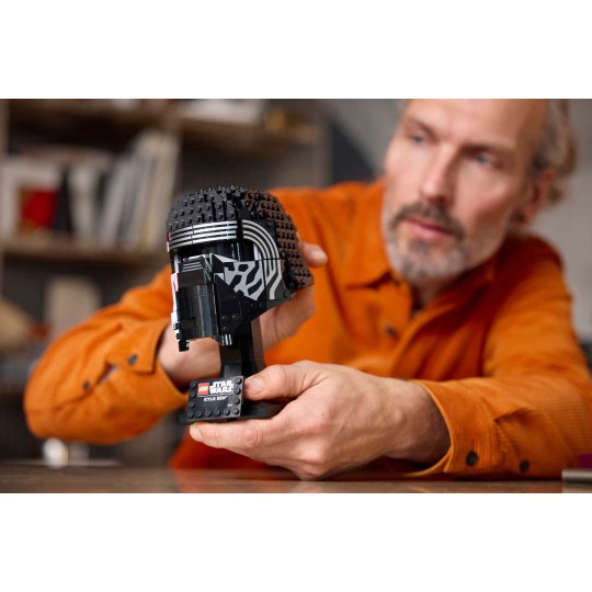 LEGO Star Wars 75415 : Le casque de Kylo Ren