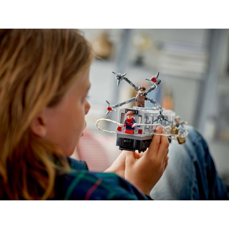 LEGO Marvel 76321 : La scène du train de Spider-Man et Docteur Octopus
