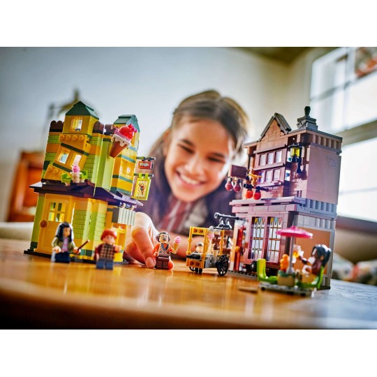 LEGO Harry Potter 76452 : Magasin d'accessoires de Quidditch et marchand de glaces