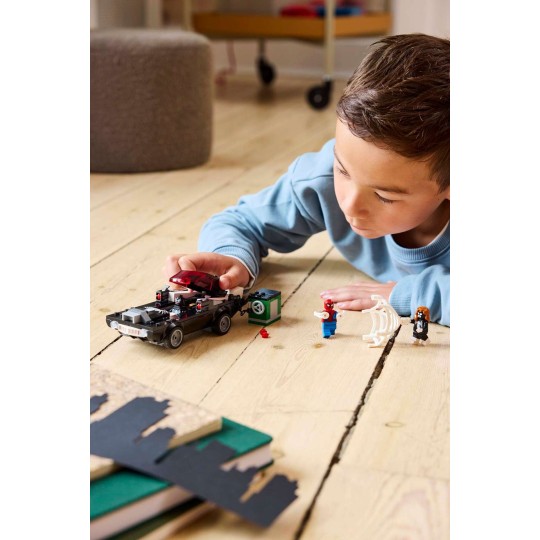 LEGO Marvel 76309 : Spider-Man contre le bolide de Venom