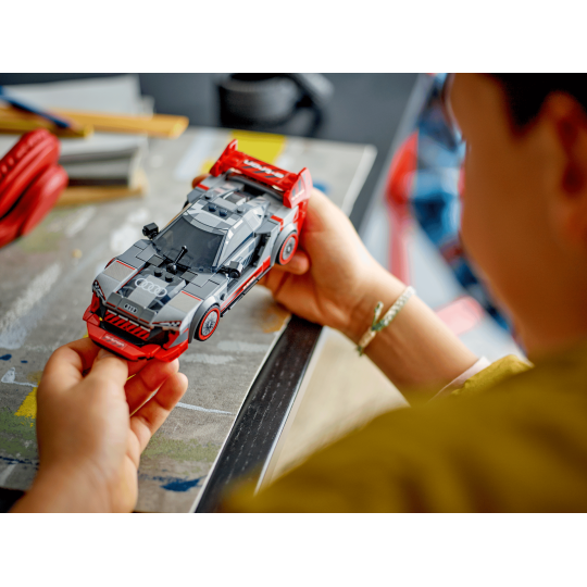Lego Speed Champions 76921 - Voiture de course Audi S1 e-tron quattro