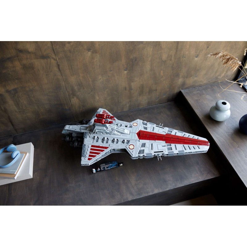 LEGO Star Wars UCS 75367 : Le croiseur d’assaut de classe Venator de la République (Ultimate Collector Series)