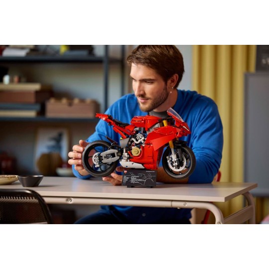 LEGO Technic 42202 : La Moto Ducati Panigale V4 S