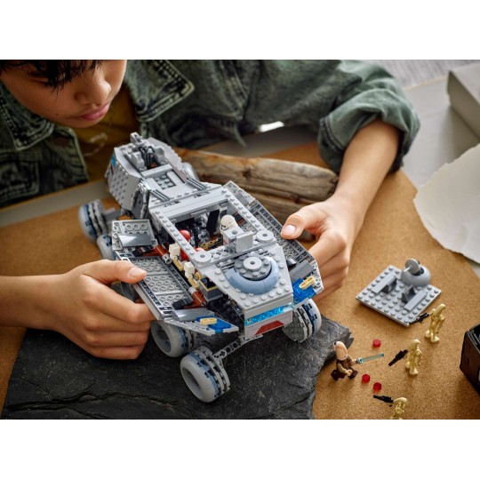 LEGO Star Wars 75413 : Le Juggernaut de la République