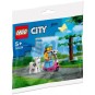Lego City 30639 - Balade en trottinette au parc pour chiens (Polybag)